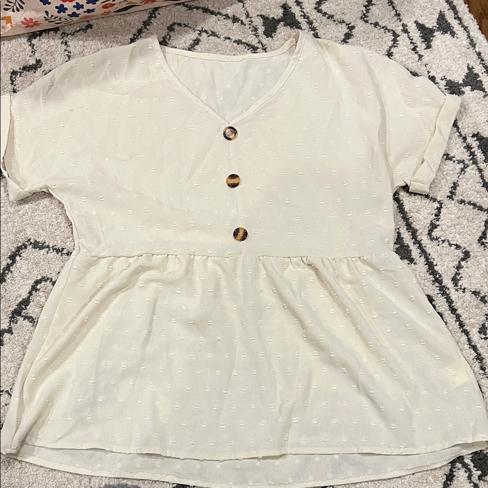 SHEIN Cream Short Sleeve Top with Button Detail